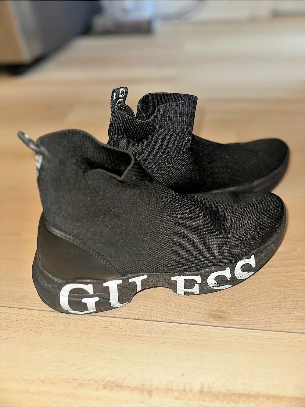 GUESS RAW Black Sneakers